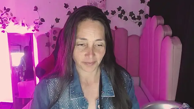 Snapshot of janneth16 chatting on 4, 5, 2026 janneth16 online show from 4, 5, 2026