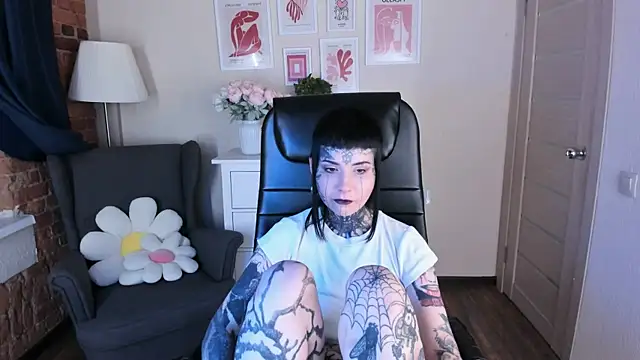 Snapshot of Bloood__Mary chatting on 5, 8, 2026 Bloood Mary online show from 5, 8, 2026