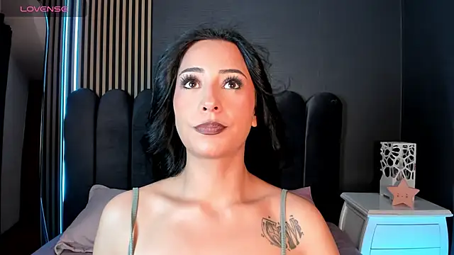 Snapshot of emy_fg chatting on 7, 7, 2026 emy fg online show from 7, 7, 2026