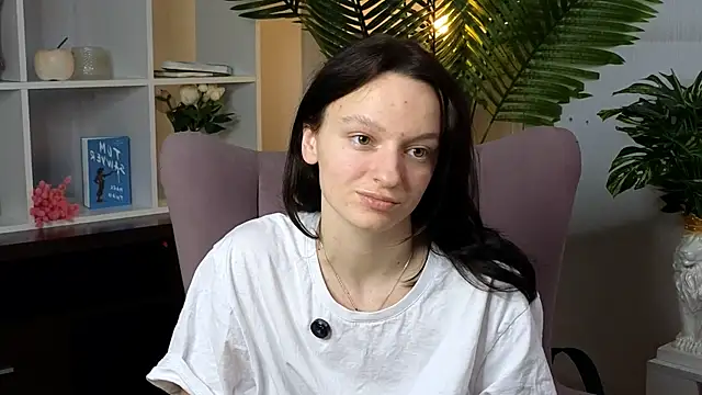 Snapshot of AdrianeMaltbia chatting on 5, 5, 2026 AdrianeMaltbia online show from 5, 5, 2026