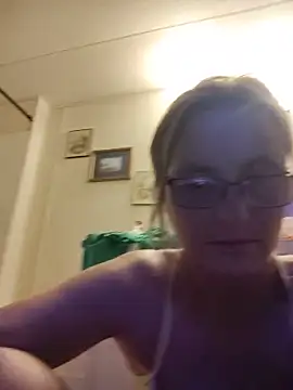 Queenle91 online show from 10, 6, 2026