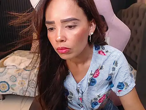 Snapshot of naomis_36 chatting on 4, 5, 2026 naomis 36 online show from 4, 5, 2026