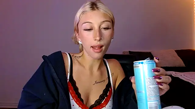 Snapshot of Itsirelandbby chatting on 8, 5, 2026 Itsirelandbby online show from 8, 5, 2026