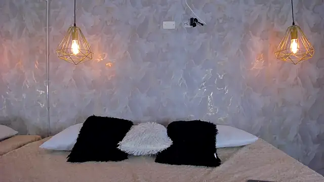 Snapshot of thalira_angels chatting on 1, 7, 2026 thalira angels online show from 1, 7, 2026