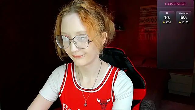 Snapshot of LunaTerry chatting on 2, 6, 2026 LunaTerry online show from 2, 6, 2026