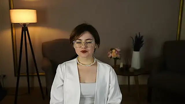 Snapshot of DanutaManero chatting on 5, 5, 2026 DanutaManero online show from 5, 5, 2026