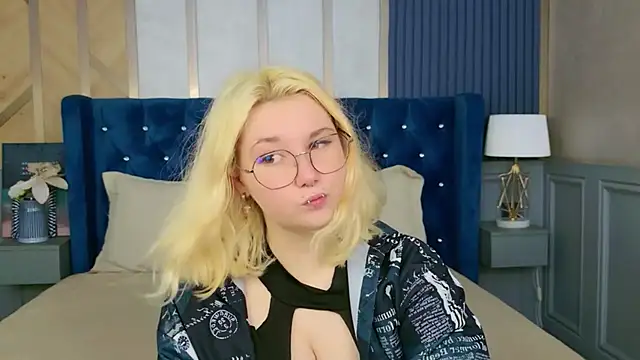 Snapshot of Cassey_Well chatting on 21, 5, 2026 Cassey Well online show from 21, 5, 2026