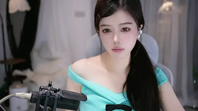Cecily2 online show from 17, 5, 2026