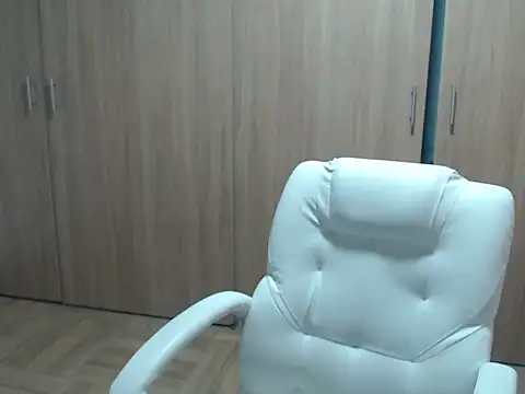 Snapshot of Haileey_ross chatting on 1, 6, 2026 Haileey ross online show from 1, 6, 2026