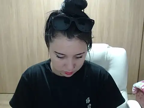 Snapshot of Haileey_ross chatting on 26, 6, 2026 Haileey ross online show from 26, 6, 2026