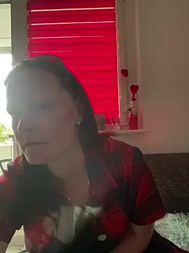 LindaLee90 online show from 8, 7, 2026