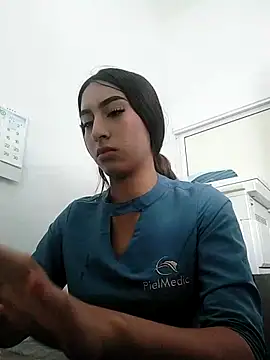 Snapshot of saray_outdoorss chatting on 7, 5, 2026 saray outdoorss online show from 7, 5, 2026