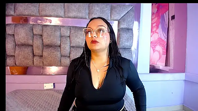Snapshot of Amber_Scott_7 chatting on 6, 5, 2026 Amber Scott 7 online show from 6, 5, 2026