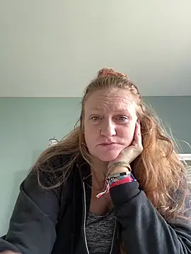 Kellilyn10 online show from 8, 6, 2026