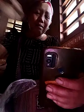Snapshot of Elenla-ass chatting on 7, 5, 2026 Elenla-ass online show from 7, 5, 2026