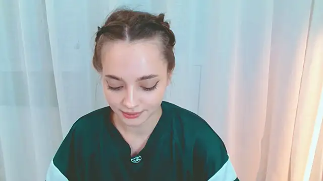 Snapshot of SiennaMia chatting on 27, 5, 2026 SiennaMia online show from 27, 5, 2026