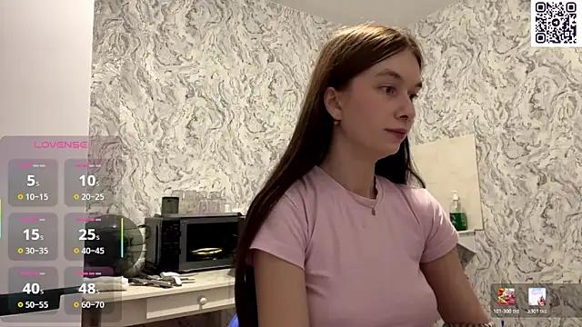 Snapshot of HinaDesire chatting on 28, 5, 2026 HinaDesire online show from 28, 5, 2026