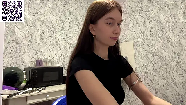 Snapshot of HinaDesire chatting on 7, 6, 2026 HinaDesire online show from 7, 6, 2026
