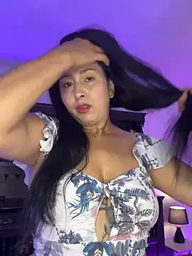 Snapshot of liana__castellanos chatting on 7, 5, 2026 liana castellanos online show from 7, 5, 2026