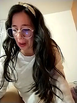 Snapshot of Annie_loveer chatting on 13, 6, 2026 Annie loveer online show from 13, 6, 2026