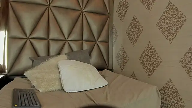 Snapshot of Violett_Carter chatting on 17, 7, 2026 Violett Carter online show from 17, 7, 2026
