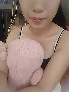 Snapshot of Miru_SEXYY chatting on 5, 8, 2026 Miru SEXYY online show from 5, 8, 2026