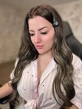 Snapshot of SophiePale chatting on 13, 4, 2026 SophiePale online show from 13, 4, 2026