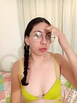 Mia essence online show from 20, 5, 2026