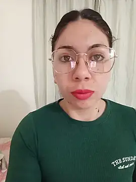 Mia essence online show from 29, 6, 2026