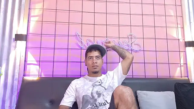 Snapshot of criss_hardcock_ chatting on 8, 5, 2026 criss hardcock online show from 8, 5, 2026