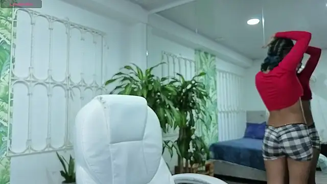 Snapshot of baby_julieta00 chatting on 5, 6, 2026 baby julieta00 online show from 5, 6, 2026