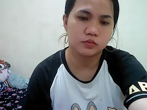 Snapshot of poisonousivy18 chatting on 8, 5, 2026 poisonousivy18 online show from 8, 5, 2026