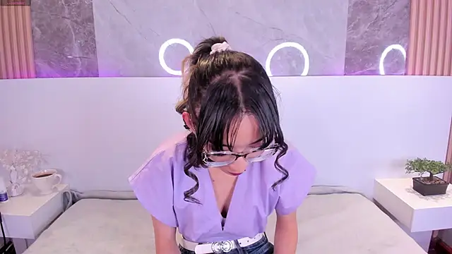 EmiliaBell  online show from 20, 6, 2026