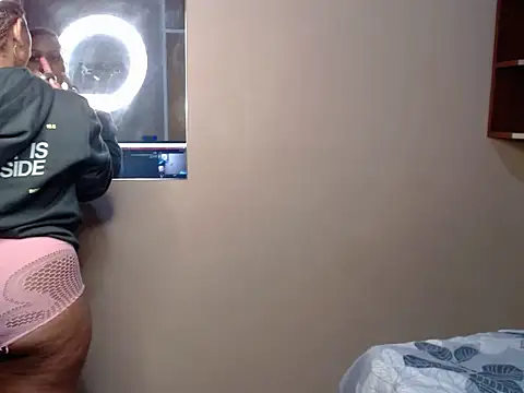 Snapshot of Thique_DollX chatting on 20, 6, 2026 Thique DollX online show from 20, 6, 2026