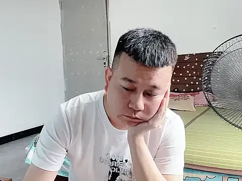 Snapshot of zzj_4718 chatting on 29, 5, 2026 zzj 4718 online show from 29, 5, 2026