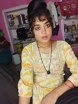 Snapshot of Mahi_Love0143 chatting on 5, 8, 2026 Mahi Love0143 online show from 5, 8, 2026