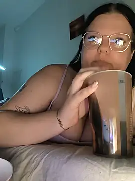 BadMommyyyyy online show from 18, 5, 2026