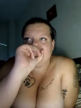Snapshot of BadMommyyyyy chatting on 2, 7, 2026 BadMommyyyyy online show from 2, 7, 2026