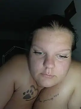 Snapshot of BadMommyyyyy chatting on 8, 7, 2026 BadMommyyyyy online show from 8, 7, 2026