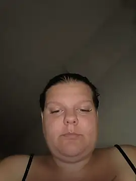 Snapshot of BadMommyyyyy chatting on 12, 7, 2026 BadMommyyyyy online show from 12, 7, 2026
