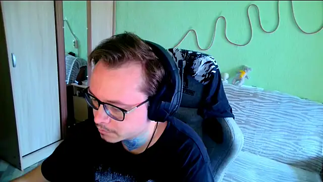 MeLanXolik online show from 28, 5, 2026