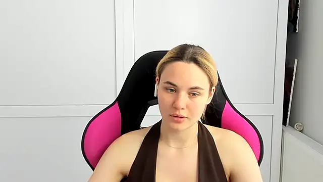 Emma starrs  online show from 14, 6, 2026