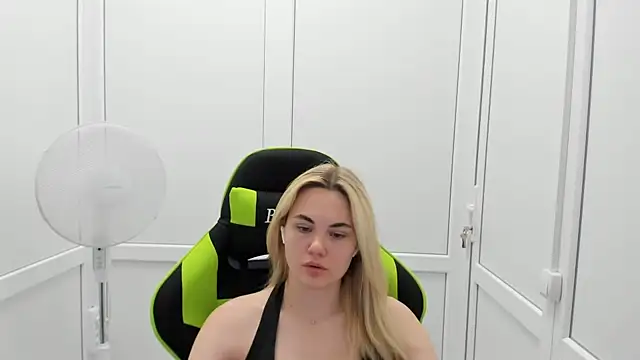 Emma starrs  online show from 29, 6, 2026