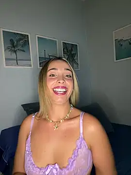 space couple online show from 4, 8, 2026