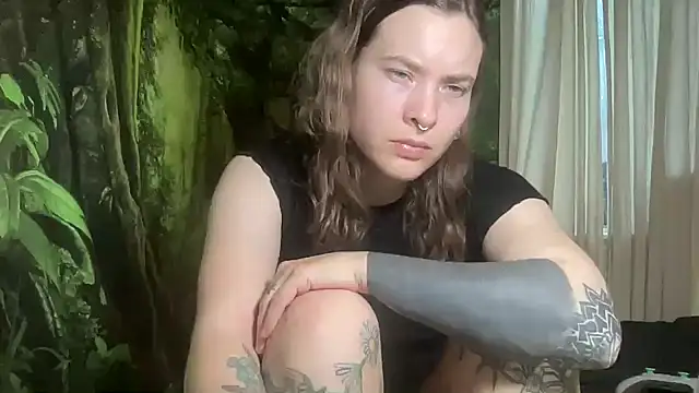 Snapshot of mo0ngoddess chatting on 17, 12, 2025 mo0ngoddess online show from 17, 12, 2025