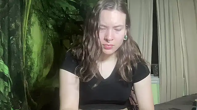 Snapshot of mo0ngoddess chatting on 4, 2, 2026 mo0ngoddess online show from 4, 2, 2026