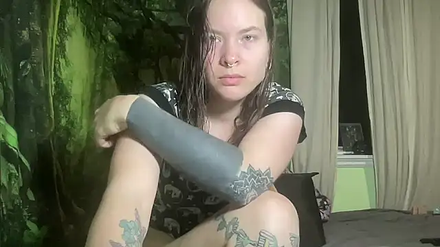 Snapshot of mo0ngoddess chatting on 5, 2, 2026 mo0ngoddess online show from 5, 2, 2026