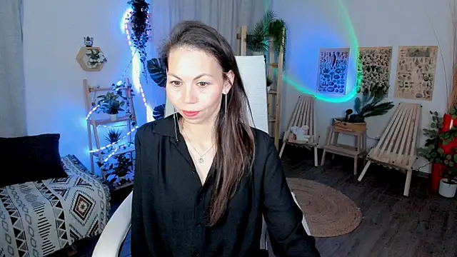 TrasyMorris online show from 4, 6, 2026