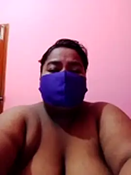 Snapshot of Mona_Vabi chatting on 27, 7, 2026 Mona Vabi online show from 27, 7, 2026