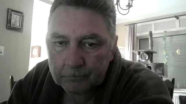 Snapshot of edje59a chatting on 9, 4, 2026 edje59a online show from 9, 4, 2026